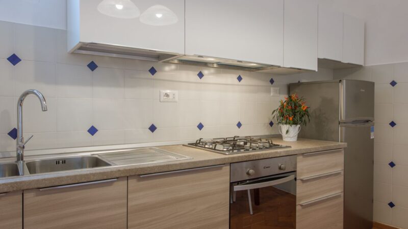 Apartment BLU fully equipped kitchen with coffee machine, Florence, oltrarno