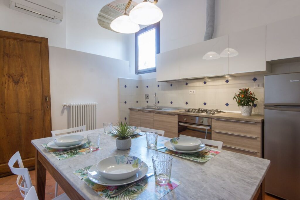Apartment BLU fully equipped kitchen with coffee machine, Florence centre